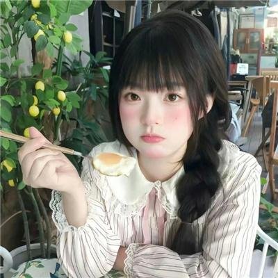 三个摩登女性